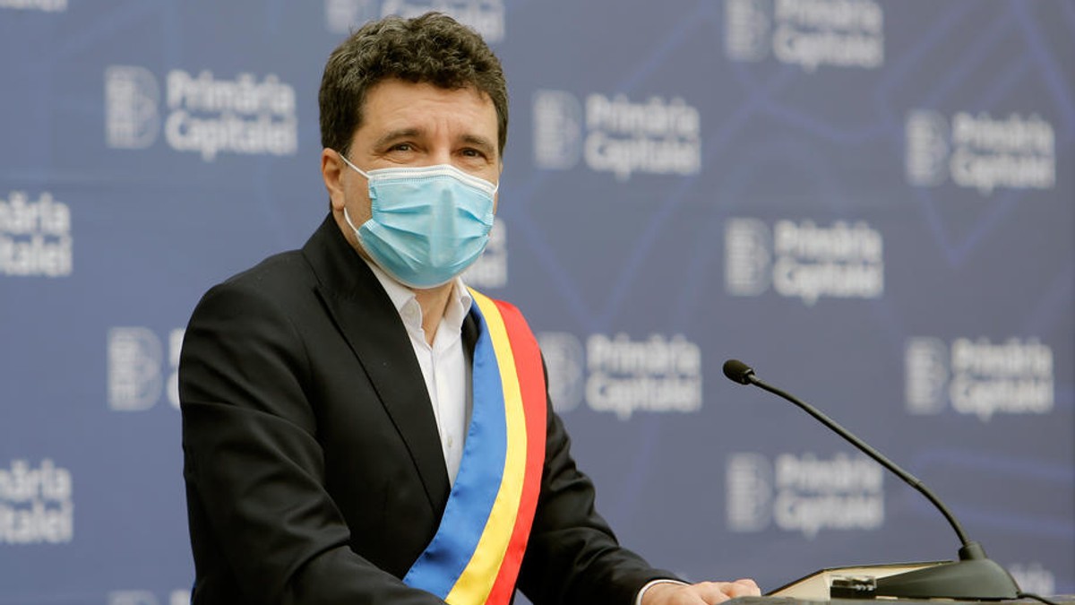 Numirile de directori făcute de primarul Nicușor Dan prin detașare, atacate în justiție de prefectul Alin Stoica