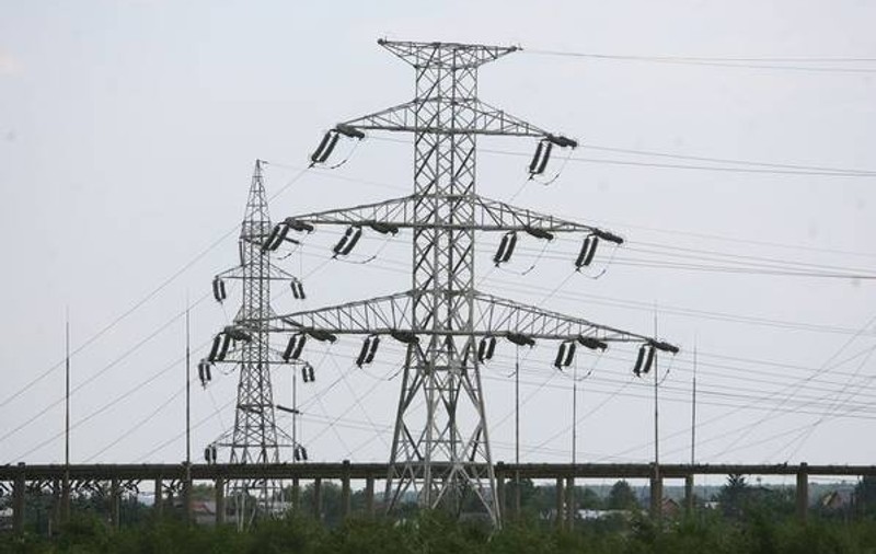 EXPLOZIE la doi stâlpi de înaltă tensiune, în Crimeea. Două milioane de locuitori, fără energie