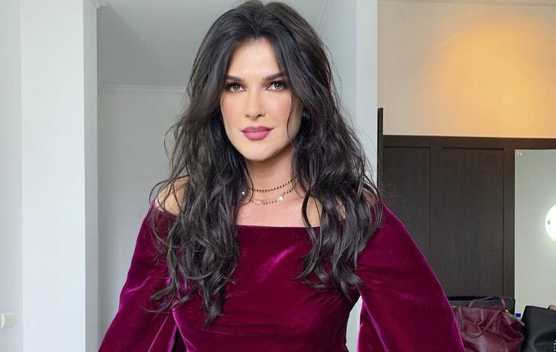 Monica Bârlădeanu, complet nemachiată la 41 de ani. Fanii au fost surprinși să vadă cum arată. „Simt mereu nevoia să bag un selfie”