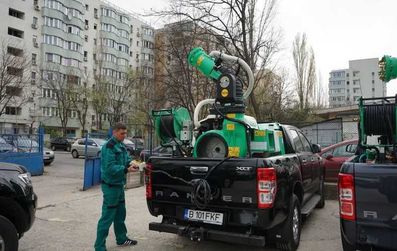 Au început tratamentele de combatere a ţânţarilor şi căpuşelor din Bucureşti
