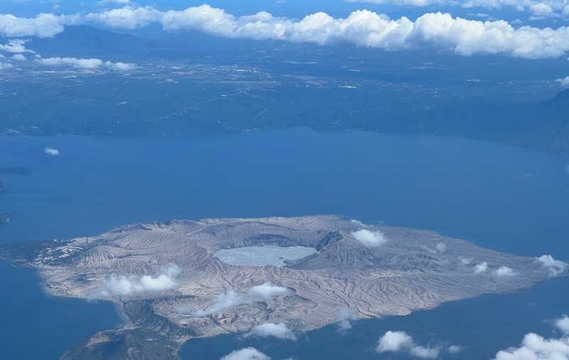 Vulcanul Taal din Filipine - localizare, istoria erupțiilor, curiozități