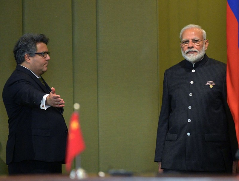 După ce a câștigat alegerile cu o majoritate clară, premierul indian Narendra Modi se află în defensivă FOTO: EPA