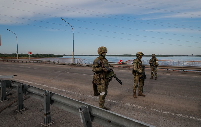 Trei militari ruși beți au împușcat mortal doi ofițeri FSB într-un bar din Herson