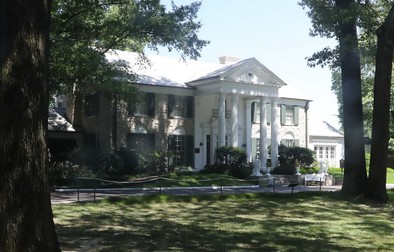 Graceland este o clădire istorică, aflată pe un teren de 5 hectare, care a fost în proprietatea lui Elvis Presley. Foto: Profimedia