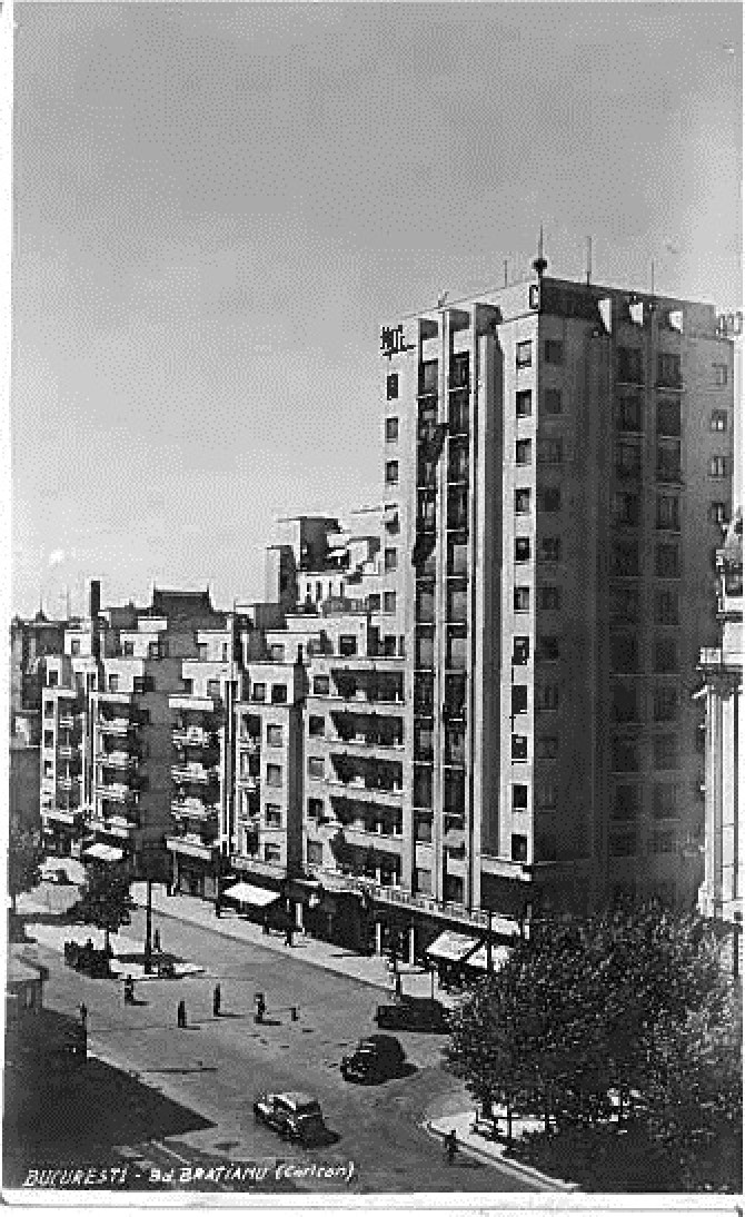 Blocul Carlton, înainte să dispară în urma cutremurului din 1977. Foto: Flickr / Dragoș Toma