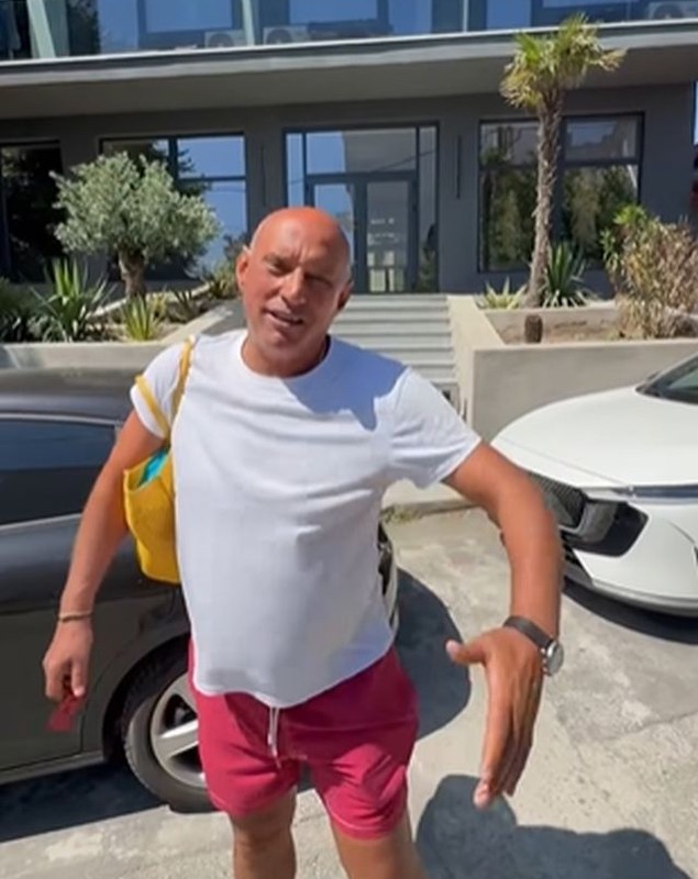 Cum a apărut Florin Prunea pe plajă alături de iubita lui: „Zici că sunt Nea Mărin Miliardar”