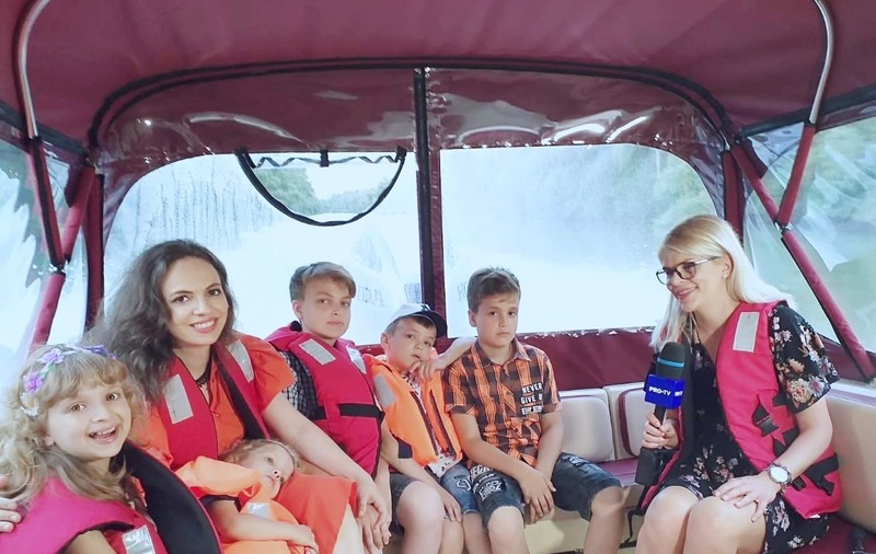 Cum se descurcă Raluca de la ex-Angels cu 5 copii. Nu are bonă: „Sunt cheltuieli foarte mari zilnice, banii se duc”