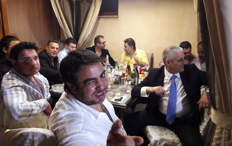 VIDEO EXCLUSIV/ Ce se întâmplă în familie, rămâne în familie! Cum arată un chef  în intimitatea ”castelului” lui Dan Bursuc
