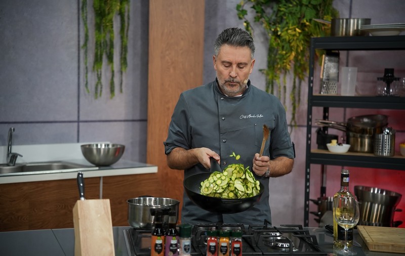 Cu cine s-a întâlnit chef Alexandru Sautner în vacanța petrecută cu familia în Italia. „Alături de el am fost la pescuit”