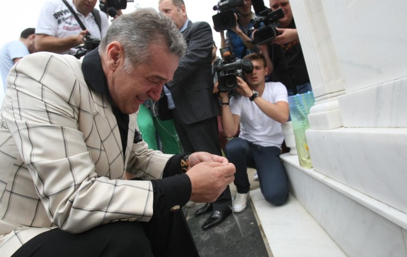 Motivarea judecătorilor pentru eliberarea lui Gigi Becali. "A dat dovezi temeinice de îndreptare". Nici avocaţii patronului stelist n-ar fi făcut atâtea temenele în faţa lui