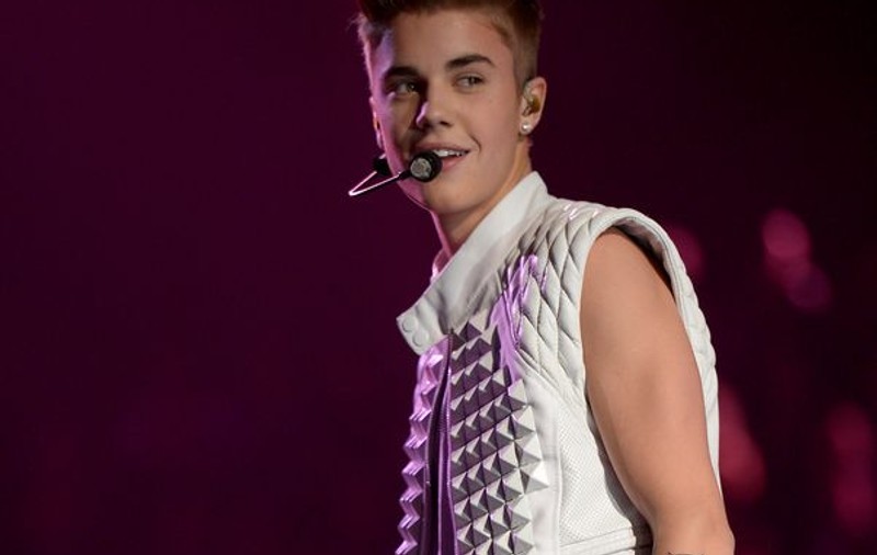Şi el? Justin Bieber se droghează. Vezi AICI fotografiile!