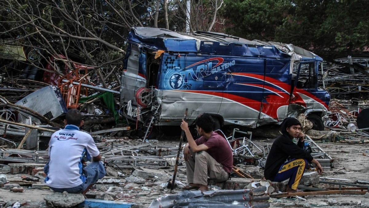31 de copii prinși sub dărâmături au fost găsiți de echipele de salvare indoneziene