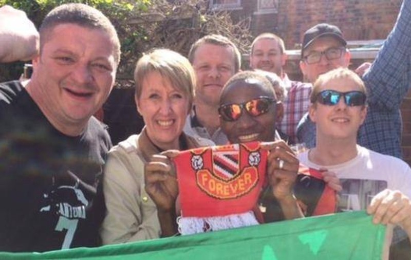 A făcut degeaba 4.800 de kilometri! Moses, din Sierra Leone, cel mai înfocat suporter al celor de la Manchester United