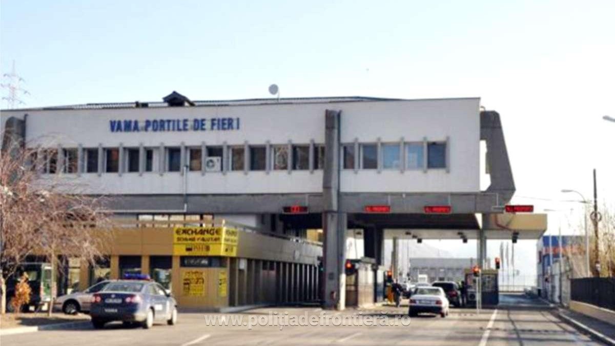 Un albanez i-a dat 80 de euro unui polițist de frontieră. Punctul de trecere a frontierei porțile de fier I