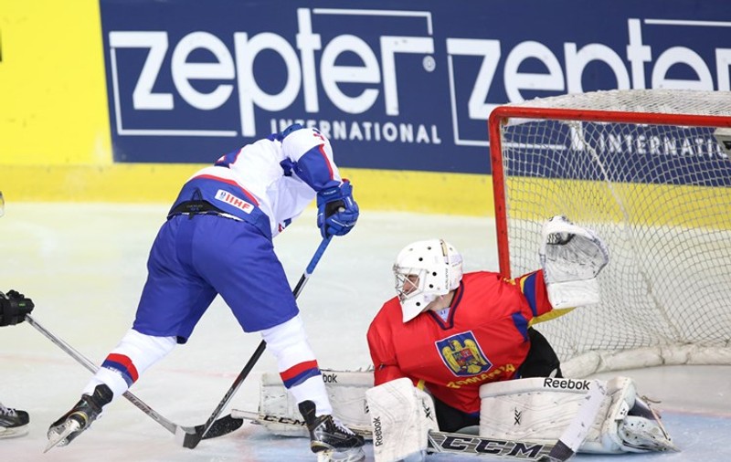 Marea Britanie a dat România cu capul de mantinelă la CM de hochei pe gheață. Tricolorii se salvează de la retrogradare dacă bat sâmbătă Estonia