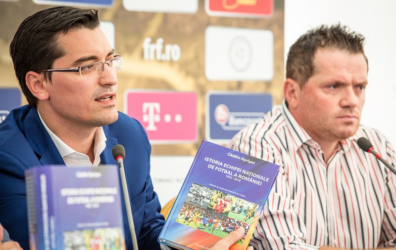 A apărut cartea ”Istoria echipei naționale de fotbal a României". Cine a scris-o şi cât costă
