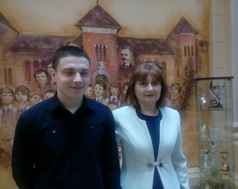 REPORTAJ/Pasiunea pentru limbile străine, un mod de viață. Un elev gălățean va fi premiat la Bruxelles pentru concursul "Tineri translatori"