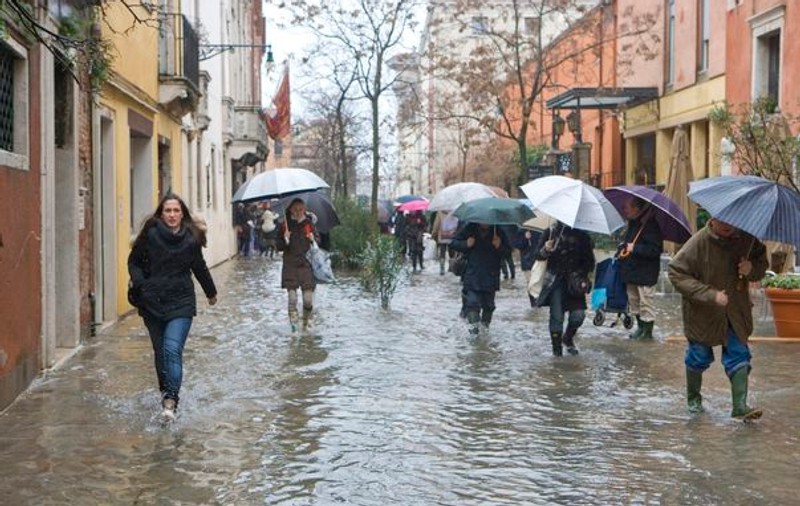 Avertizare meteo! Ploi intense în Bucureşti. Află cum va fi vremea în ţară!