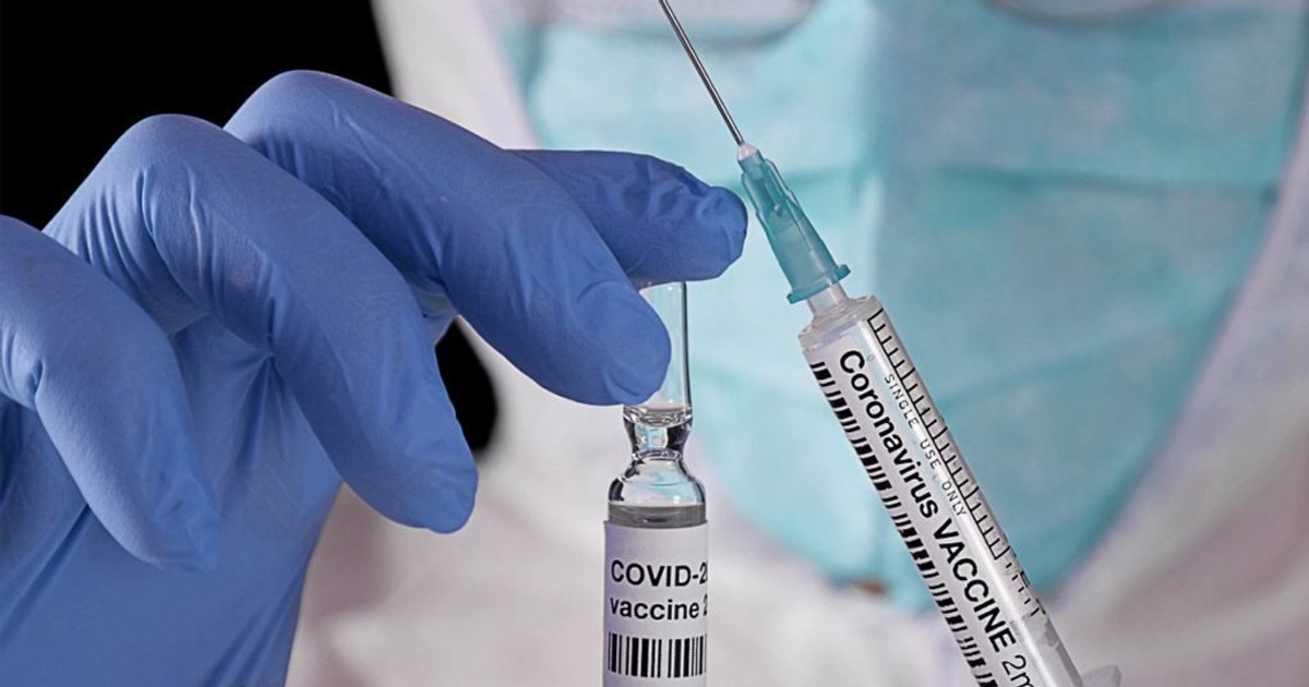 VIDEO Miturile false despre vaccinul COVID, demontate de medici: de la ADN-ul modificat până la microcipul lui Bill Gates
