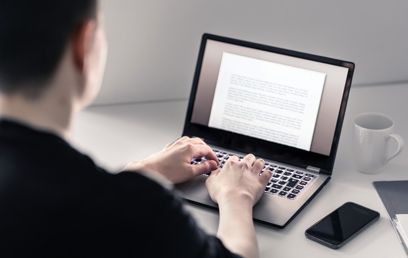 Cele mai bune site-uri care te plătesc ca să scrii