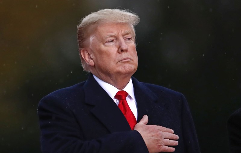 Donald Trump a dezvoltat simptome ușoare COVID, anunță Casa Albă. NY Times spune că președintele părea letargic încă de joi