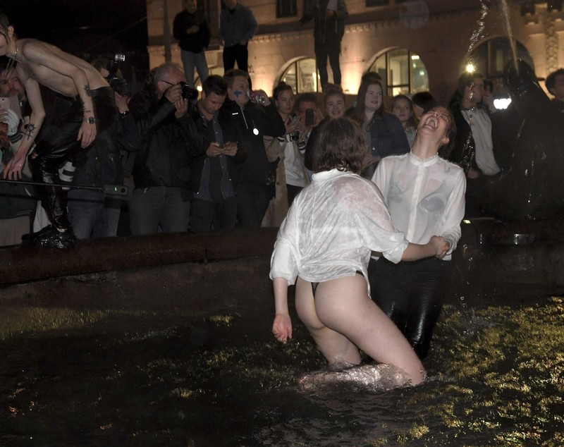 Finlandezii au sărbătorit în chiloți titlul mondial la hochei | GALERIE FOTO&VIDEO