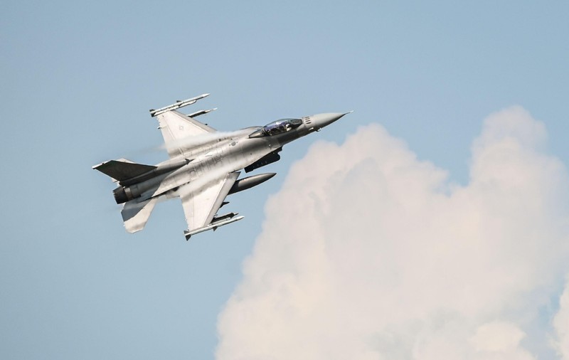 Primul avion F-16 pierdut de Kiev a fost doborât, de fapt, de un sistem Patriot al Ucrainei, susține o deputată din Rada Supremă