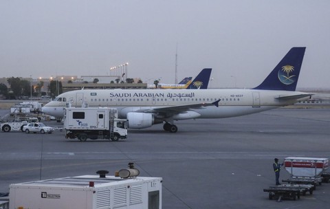 Cel puțin 12 persoane au murit și 309 au fost rănite în urma unui atac al rebelilor Houthi asupra Aeroportului Internațional King Khalid din Riad. Foto: Getty Images