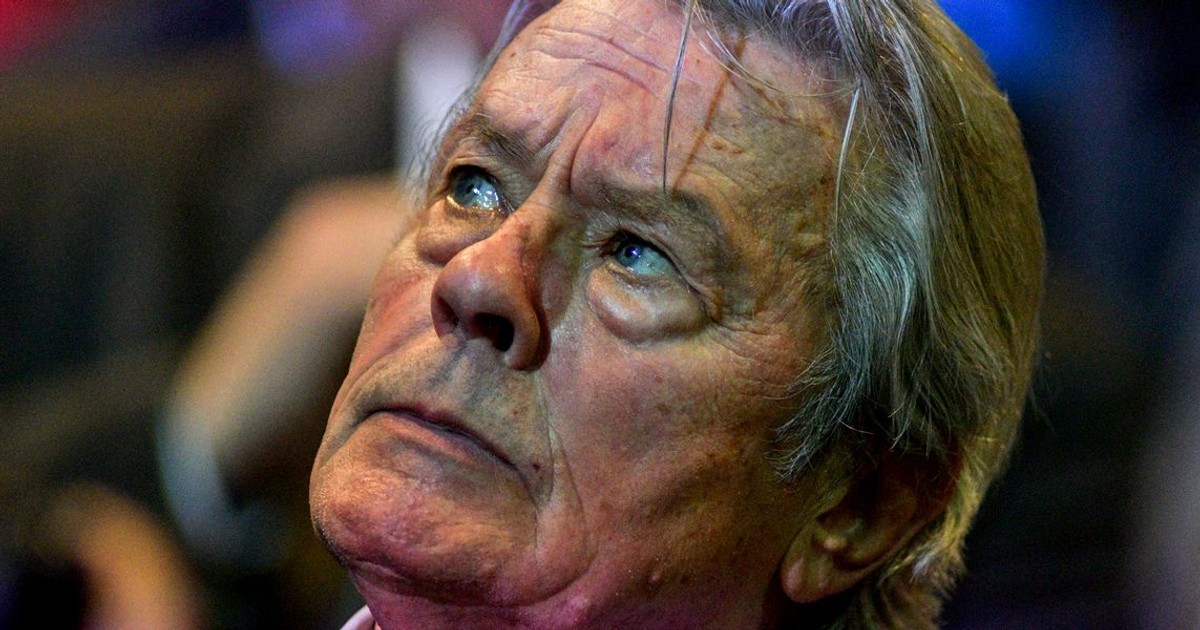 Legătura actorului Alain Delon cu proxenetismul. Alain Delon