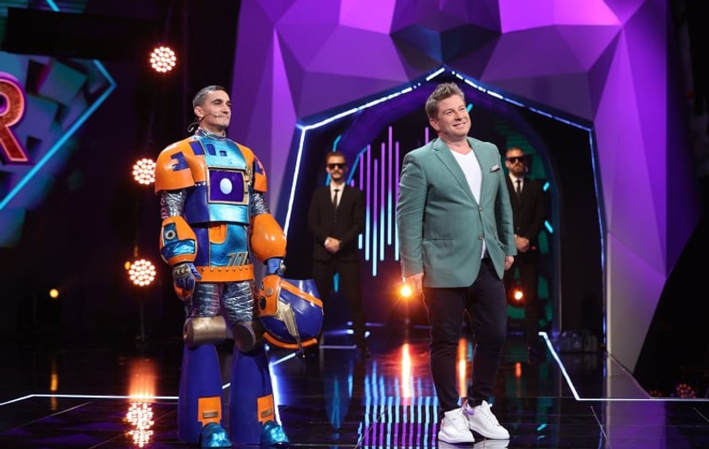 Cât de greu i-a fost lui Marian Drăgulescu să se transforme în Robotul de la „Masked Singer”. „Abia respiram prin mască”