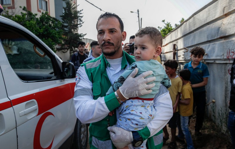 Un medic pediatru din Gaza, reținut de armata israeliană timp de 45 de zile, povestește calvarul detenției: „Fiecare dintre noi își dorea să moară”