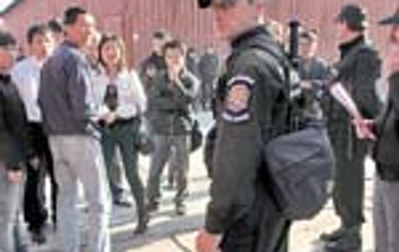 Chinezii ilegalisti au predat armele