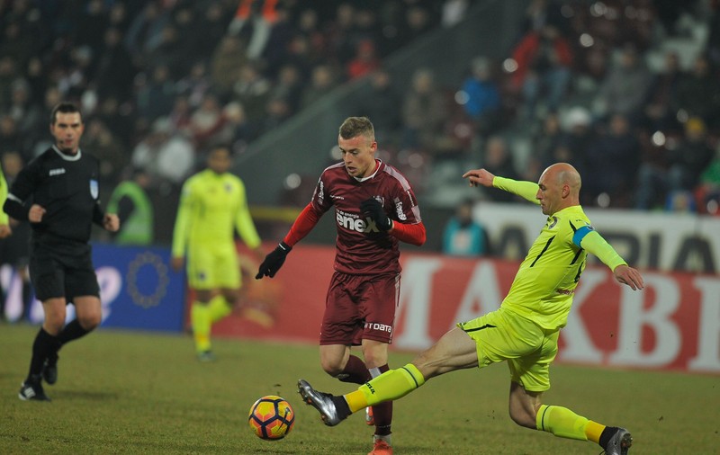 Nouvier are șansa vieții. Jucătorul aruncat ca o măsea stricată de Dan Petrescu poate ajunge într-un campionat tare!