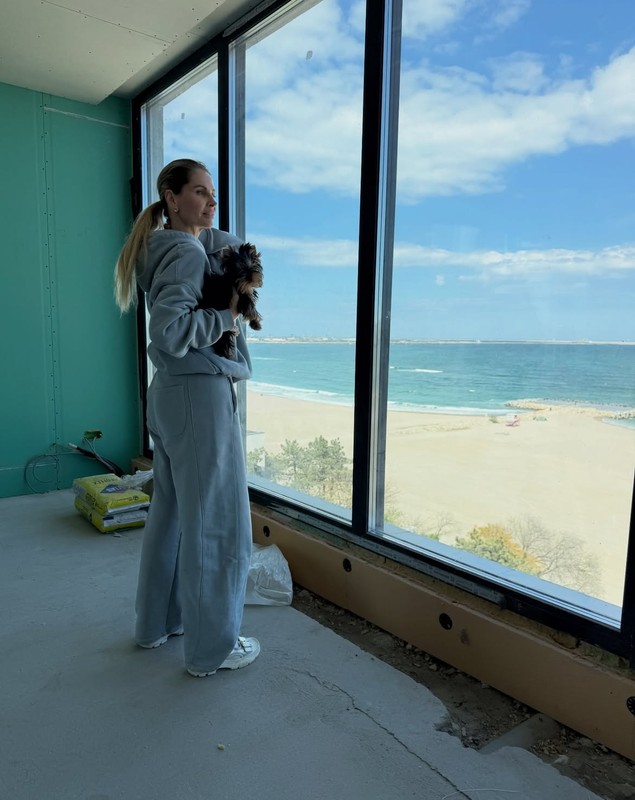 Cât costă o noapte de cazare la mare în hotelul deținut de Andreea Bănică în Eforie Nord. Prețuri pentru luna septembrie 2026