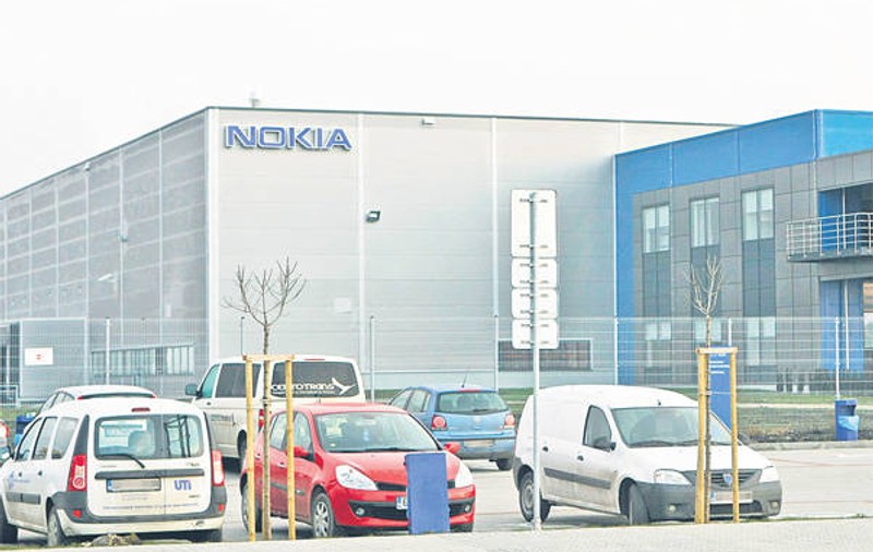 Sindicaliştii de la Nokia solicită cât mai multe salarii compensatorii pentru disponibilizați 