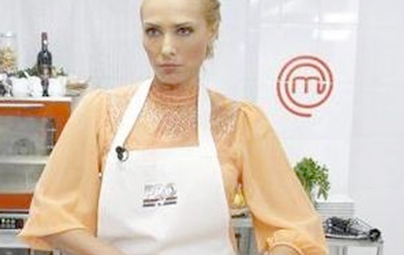 Iulia Vântur a învăţat să gătescă SPECIALITĂŢI INDIENE pentru Salman Khan! Vezi REŢETA felului de mâncare preferat!