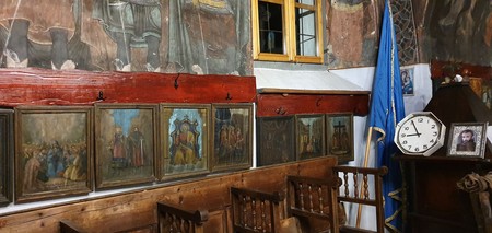 Icoane din biserica din Săsăuș