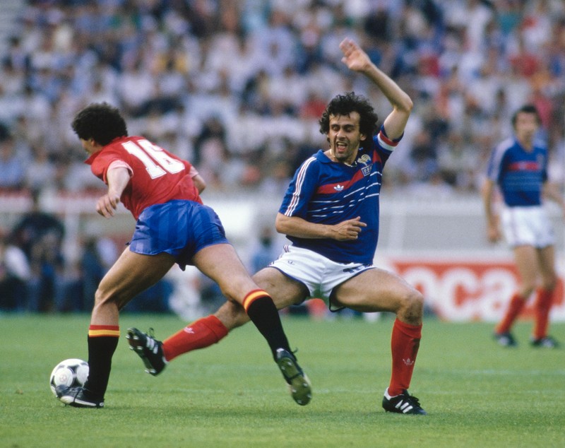 Libertatea a vorbit cu legendarul Michel Platini, care s-a retras la Cassis, pe malul Mediteranei. Cât costă să mănânci la restaurantul marelui „Platoche”