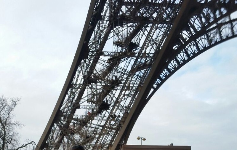 REPORTAJ: Dezvăluirile unui polițist craiovean, vorbitor de rromani. În patrulă la picioarele Tour Eiffel: “Polițiștii erau ținte pentru teroriști”
