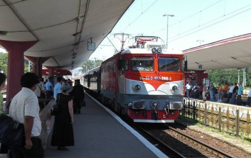 Trenuri cu vagoane moderne și internet pentru CFR