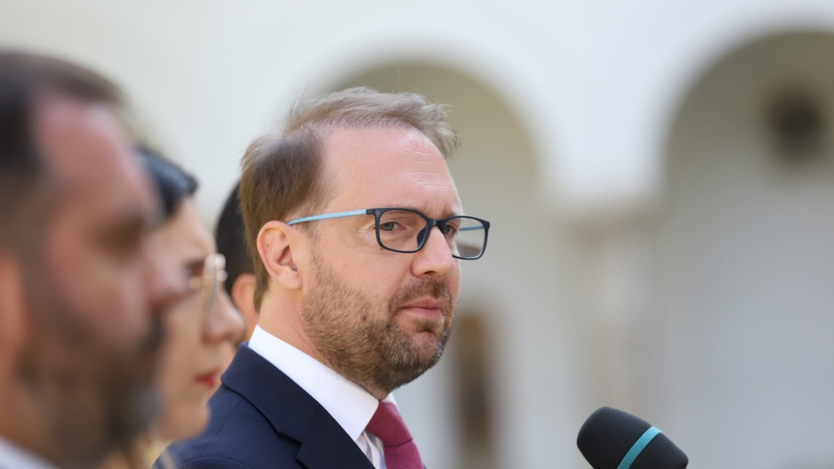 Liderul USR, Dominic Fritz, a declarat joi, după consultările cu președintele României, Nicușor Dan, că partidul său este gata să contribuie la soluționarea crizei politice actuale. Sursă foto Libertatea.ro