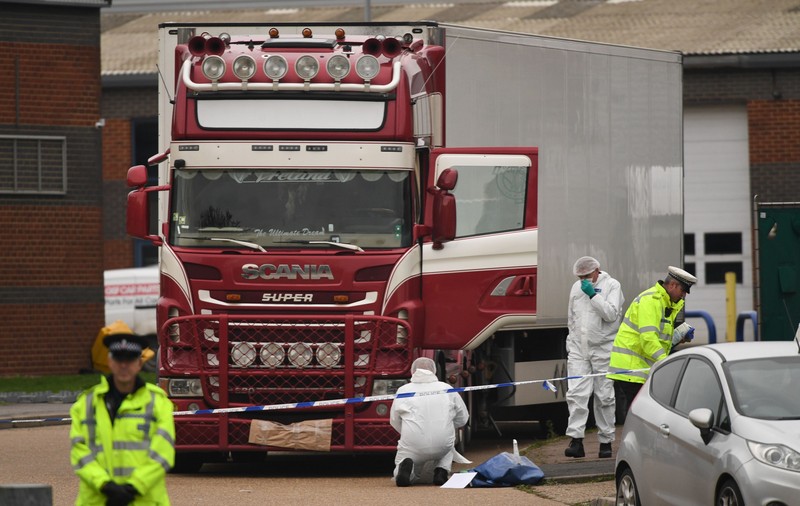 Un român e implicat în moartea migranților vietnamezi într-un camion în Anglia. Și-a recunoscut vinovăția