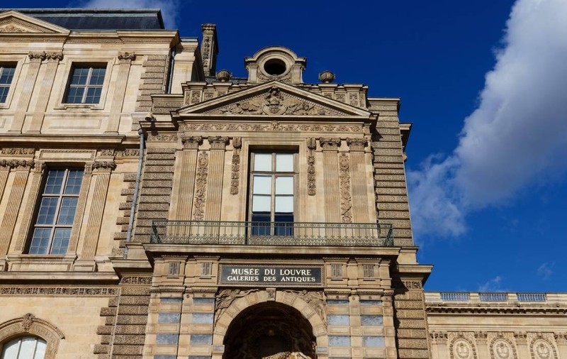 Două persoane, puse sub acuzare în cazul jafului de la Luvru. Alte trei au fost eliberate fără inculpare