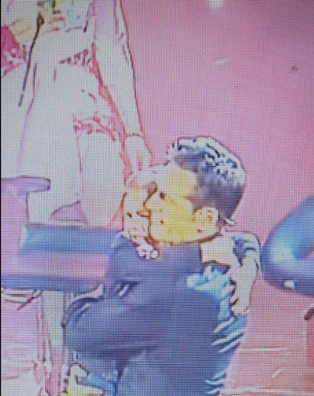 Momentul când băiețelul Laviniei Pîrva și al lui Ștefan Bănică jr urcă pe scena de la Sala Palatului: „El e un prieten. Îl cheamă Alexandru”