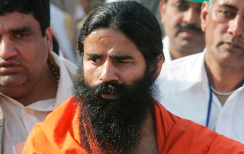 Baba Ramdev: "Homosexualitatea se tratează prin meditaţie"