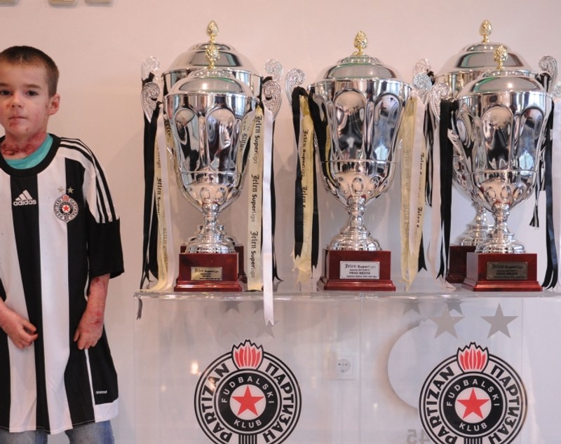 Sârbii nu știu să se bucure. ”Groparii” s-au bătut între ei! Partizan, victorie pentru un copil bolnav!