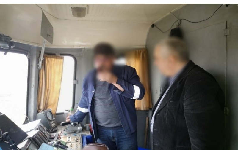 Mai mulți angajaţi de la Căile Ferate, prinși băuți la serviciu. Un paznic de barieră avea o alcoolemie de 1,39 mg/l, anunță Poliția