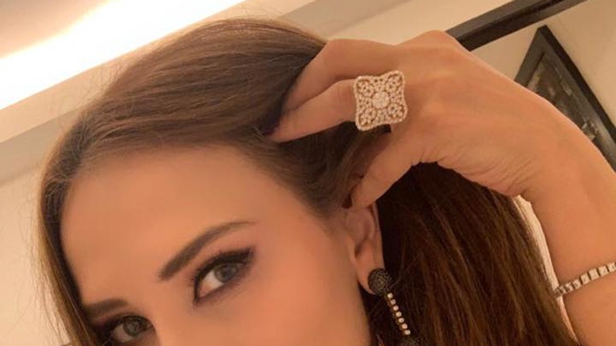 Carmen Harra și-a spus părera despre idila dintre Iulia Vântur și Salman Khan. "O relație mai mult de prietenie decât de iubire sau de căsătorie"