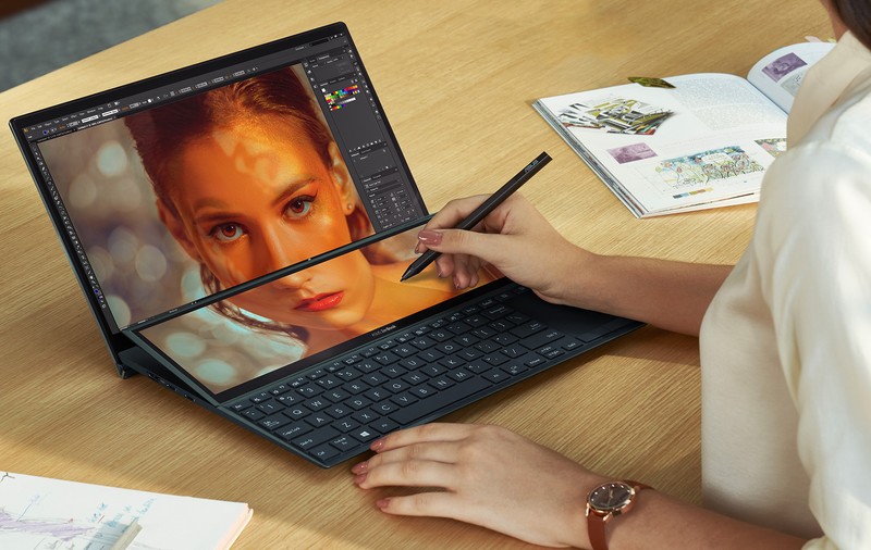 (Publicitate) Concurs 10 ani de ZenBook: sărbătorește inovația împreună cu ASUS