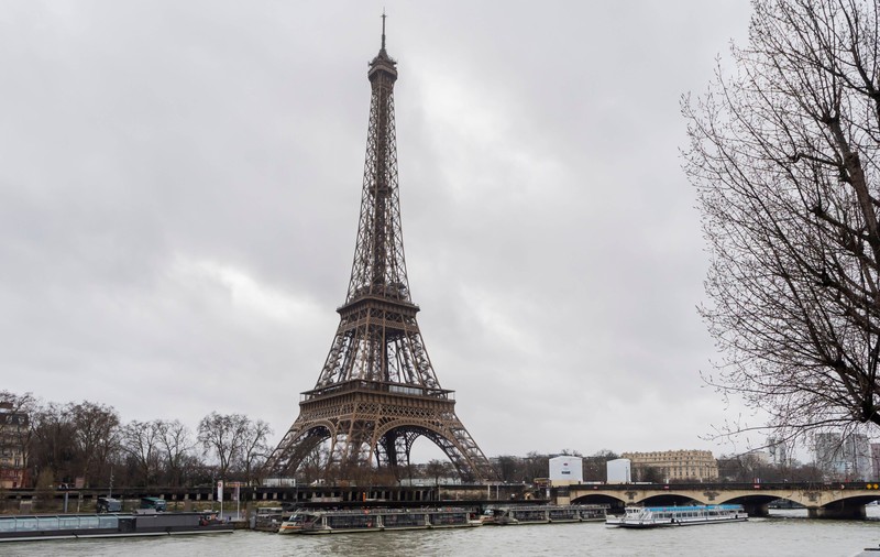 Greva de șase zile de la Turnul Eiffel a cauzat pierderi de aproximativ două milioane de euro